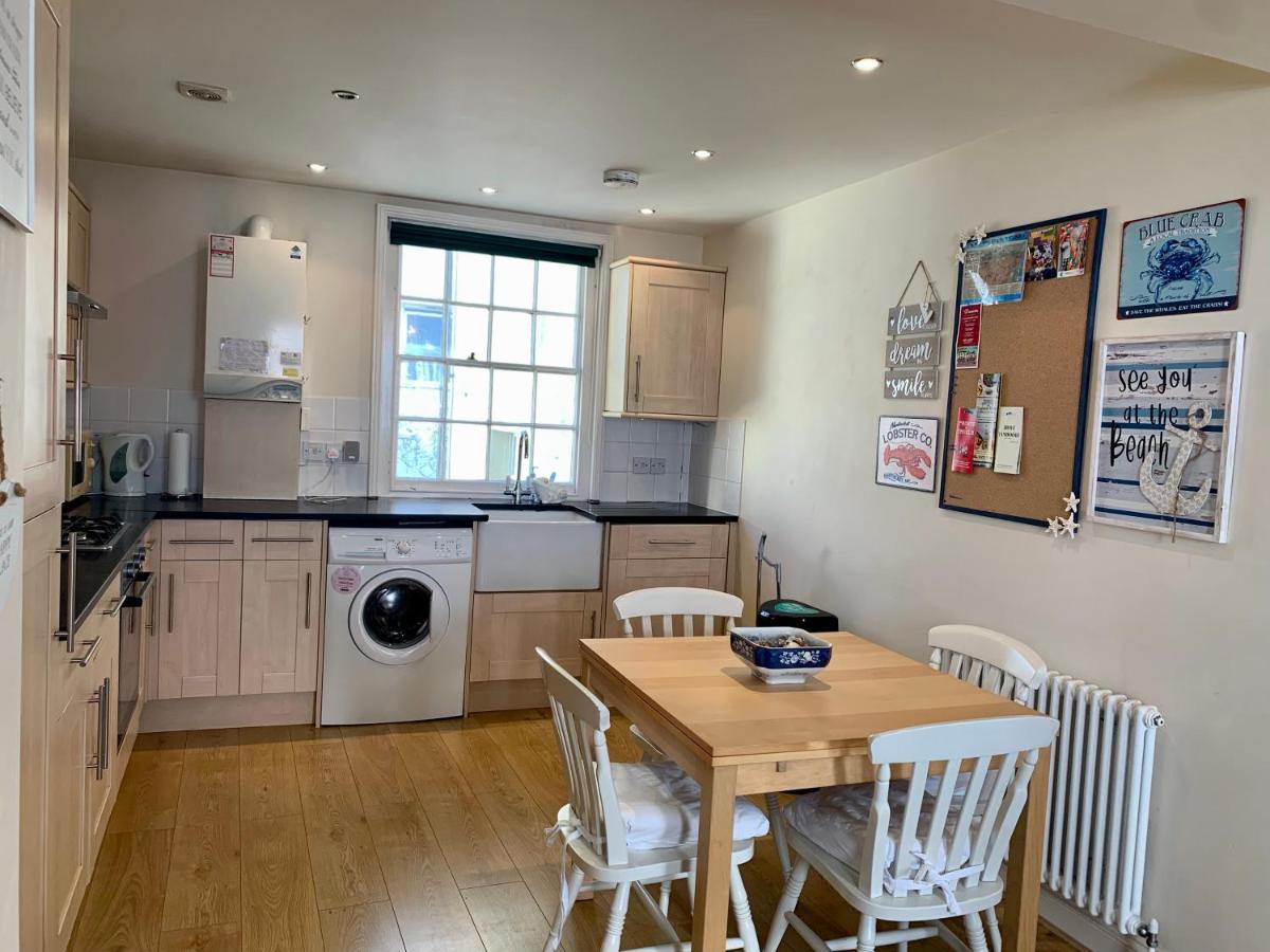 Cozy 2 Bedroom Flat In And Apartment *