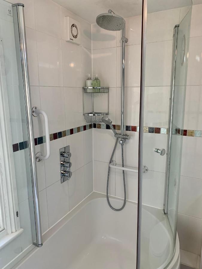 Cozy 2 Bedroom Flat In And Apartment *